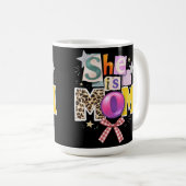 Sie ist Mama Mutter Dankbarkeit Kaffeetasse (VorderseiteRechts)
