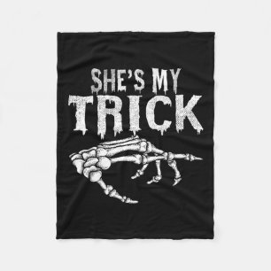 Sie ist mein Trick Skeleton Couple Matching Hallow Fleecedecke