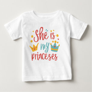 Sie ist meine Prinzessin, Geschenk für sie, Gesche Baby T-shirt