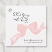 Sie ist mit dem Brautparty "Knot Bow" beschäftigt. Geschenkanhänger (Vorderseite)