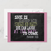 Sie ist mit Kraft und Würde bekleidet Postkarte (Vorne/Hinten)