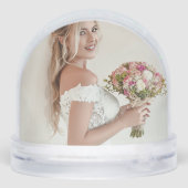 Sie ist reines magisches Brautparty-Foto Schneekugeln (Rückseite)