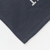 Sie ist Schönheit. Sie ist ein graues Funny Chicke Fleecedecke (Ecke)