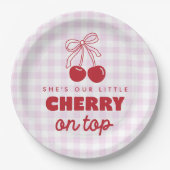Sie ist unsere Kirsche auf dem rosa Gingham-Geburt Pappteller (Vorderseite)