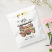 Sie ist vom Brautparty des Blumenhandels abgeschni Geschenktütchen (Versiegelt)