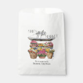 Sie ist vom Brautparty des Blumenhandels abgeschni Geschenktütchen (Vorderseite)