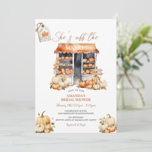 Sie ist vom Market Fall Pumpkin Brautparty Einladung (Stehend Vorderseite)