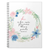 Sie ist weit wertvoller als Juwelen - Sprichwörter Notizblock (Vorderseite)