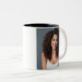 Sie ist würdig | Sprüche 31 Kaffeetasse (VorderseiteRechts)