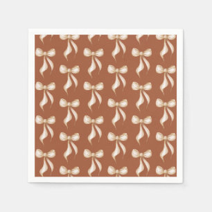 Sie knüpft den Knoten Bogen-Muster-Junggesellinnen Serviette