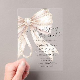 Sie knüpft den Knoten Pearl Bow Junggesellinnenabs Acryleinladungen