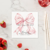 Sie knüpft den Knoten rosa Bogen Servietten (Beispiel)