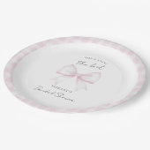 Sie knüpft den Knoten Rosa Hauch Schleife Brautdus Pappteller (Schrägansicht)