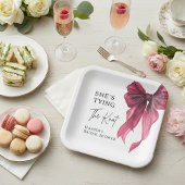 Sie knüpft den Knoten - Roter Bogen Junggesellinne Pappteller