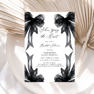 Sie knüpft den Knoten Schwarze Bow Bridal Shower Einladung