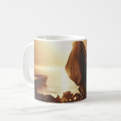 Sie lächelt über die Zukunft Kaffeetasse (Vorderseite Links)