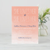 Sie Liebe ihren lesbischen Hochzeitsempfang Einladung (Stehend Vorderseite)