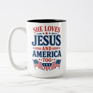Sie liebt Jesus und Amerika auch Zweifarbige Tasse