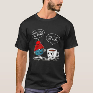 Sie liebt mich mehr Häkelgarn und Kaffee Lustig T-Shirt