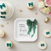 Sie macht den Knoten Grüner Bogen Brautdusche Pappteller