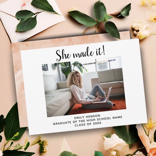 Sie machte es zu einem einfachen Foto-Abschluss Ankündigung