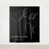 Sie machte ihre Abschlussfeier im Hintergrund Wandteppich (Vorderseite)