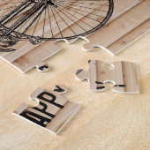 Sie plus Fahrrad entsprechen glücklicher antiker Puzzle (Seite)