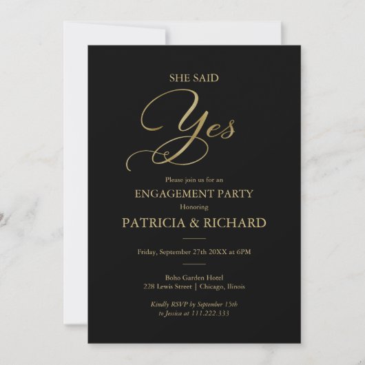 Sie sagte Ja Black Gold Script Engagement Party Einladung (Vorderseite)