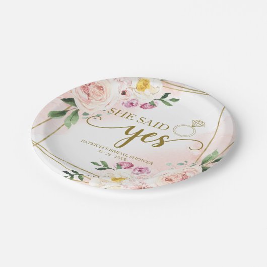 Sie sagte ja, blush-Brautparty Pappteller (Schrägansicht)