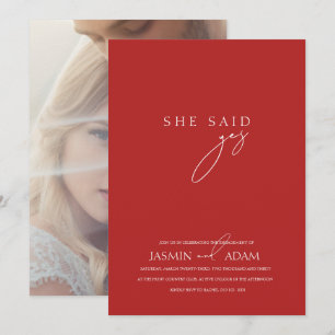 Sie sagte ja! Crimson Red Script Foto Wedding Einladung