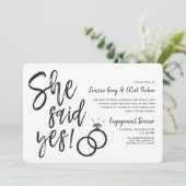 Sie sagte ja | Doppel Rings Verlobung Abendessen Einladung (Stehend Vorderseite)