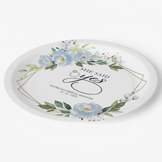 Sie sagte ja dusty Blue Geometric Brautparty Pappteller (Schrägansicht)