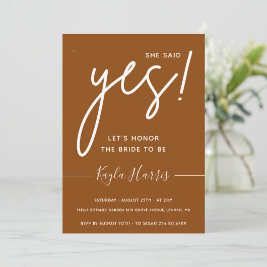 Sie sagte Ja Einfache Brautdusche Einladung (Stehend Vorderseite)