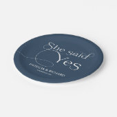 Sie sagte ja Engagement Party Blue Pappteller (Schrägansicht)