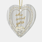 Sie sagte ja, Foto Verlobung Keramikornament (Links)