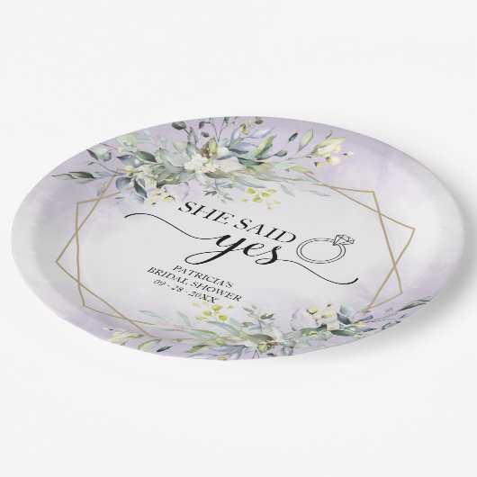 Sie sagte ja Greenery Geometric Bridal Pappteller (Schrägansicht)