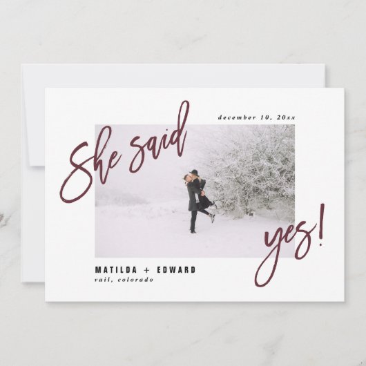 Sie sagte ja! Moderne Hochzeit des grafischen Foto Save The Date (Vorderseite)