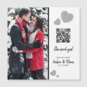 Sie sagte ja! QR-Bildvorlage Save the Date Magnetkarte (Vorderseite)