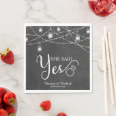 Sie sagte Ja Rustikale Chalk Engagement Party Serviette (Beispiel)