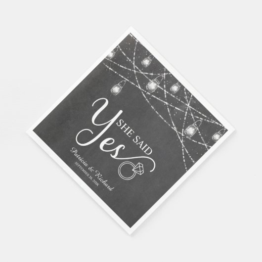 Sie sagte Ja Rustikale Chalk Engagement Party Serviette (Ecke)