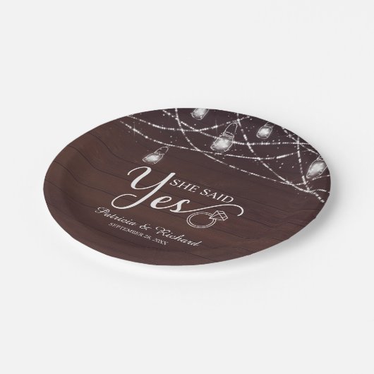 Sie sagte Ja Rustikale Engagement Partei Pappteller (Schrägansicht)