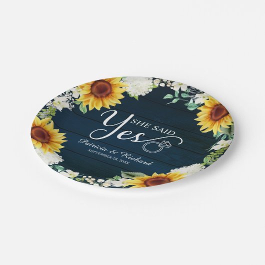 Sie sagte Ja Rustikale Sonnenblumen Engagement Par Pappteller (Schrägansicht)
