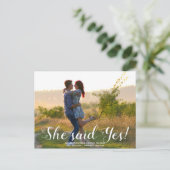 Sie sagte ja Save the Date Hochzeitsankündigung Postkarte (Stehend Vorderseite)