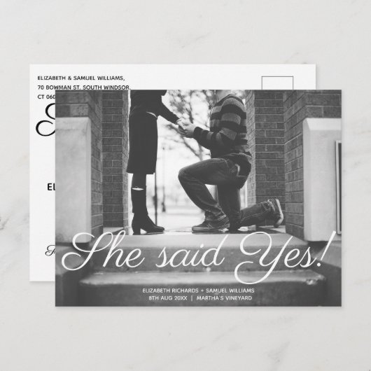 Sie sagte ja Save the Date Hochzeitsankündigung Postkarte (Vorne/Hinten)