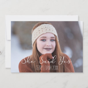 Sie sagte ja, Typografie verkündete Hochzeit Feiertagskarte
