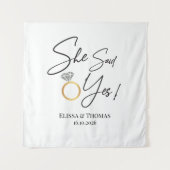 Sie sagte ja! Verlobtes Hochzeitsszenario Wandteppich (Vorderseite)