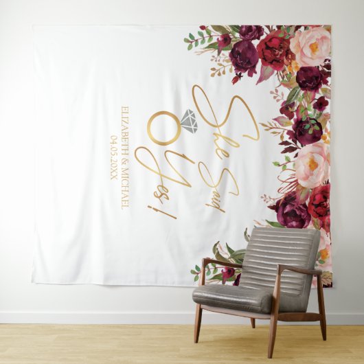 Sie sagte jaFloral Burgund Brautparty Hintergrund Wandteppich (Beispiel (Horizontal))