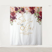 Sie sagte jaFloral Burgund Brautparty Hintergrund Wandteppich (Vorderseite)