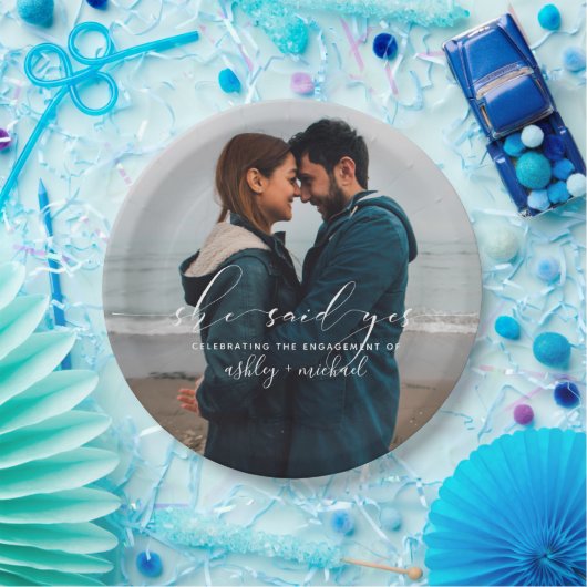 Sie sagte Yes Calligraphy Foto Engagement Party Pappteller (Party)