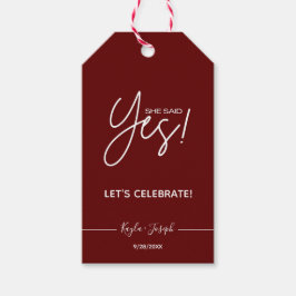 Sie sagte Yes Engagement Party Burgundy Geschenkma Geschenkanhänger